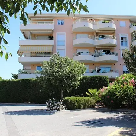 Apartment F4 En Rez De Jardin Frejus